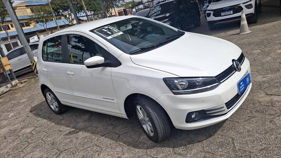 VOLKSWAGEN FOX 1.0 MPI COMFORTLINE 12V FLEX 4P MANUAL VOLKSWAGEN FOX 1.0 MPI COMFORTLINE 12V FLEX 4P MANUAL